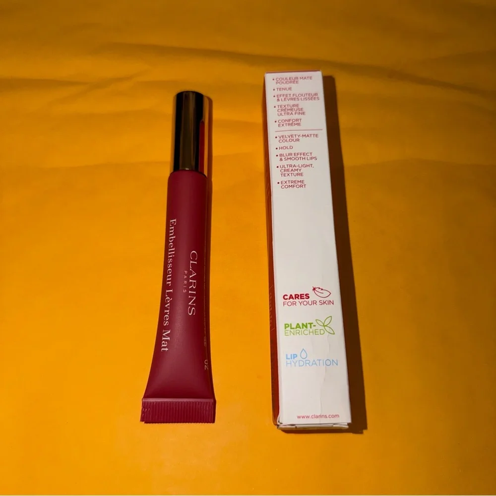 NIB Clarins Paris, Velvet Lip Protector in the Shade Velvet‎ Rosewood